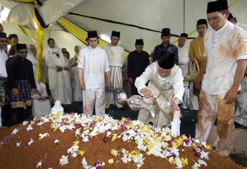 ABDUL TAIB MAHMUD