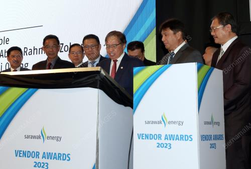 TAN SRI ABANG JOHARI TUN OPENG