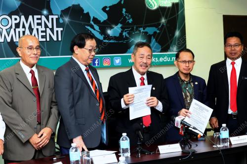 DATUK SERI ROLAND SAGAH WEE INN