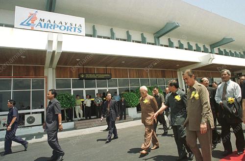 SK02-01_09_2000_PAK_LAH-AIRPORT_13012016