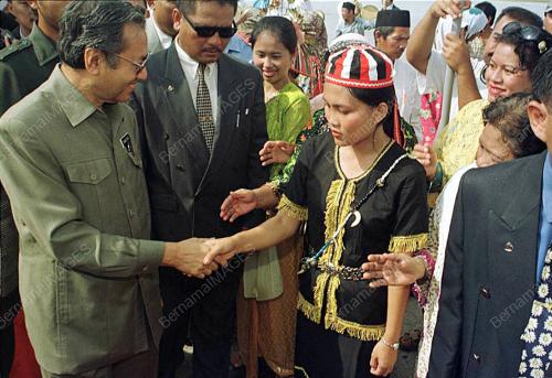 SK02-23_02_2001_PM-LAWATAN_19012016