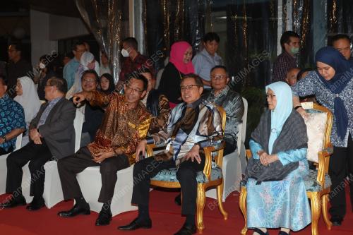 TAN SRI ABANG JOHARI TUN OPENG