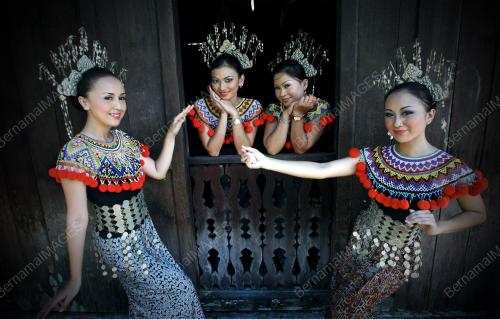 SK02_01062012_GAWAI_DAYAK1_copy