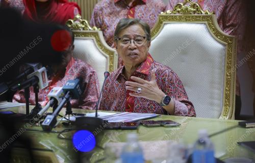 TAN SRI ABANG JOHARI TUN OPENG