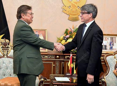 TAN SRI AABANG JOHARI TUN OPENG