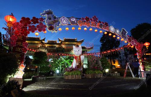 SK02_02022011_RAYA_CINA
