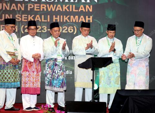 TAN SRI ABANG JOHARI TUN OPENG