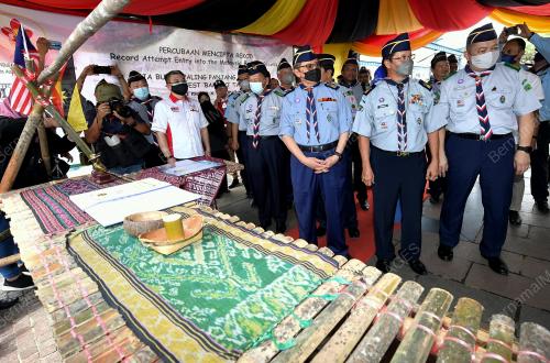 TAN SRI ABANG JOHARI TUN OPENG
