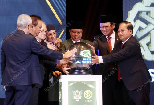 TAN SRI ABANG JOHARI TUN OPENG