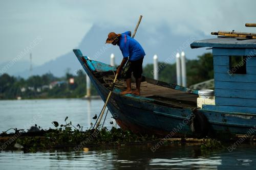 SK02_04012018_SUNGAI_SAMPAH