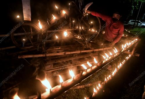 PELITA MENJELANG AIDILFITRI