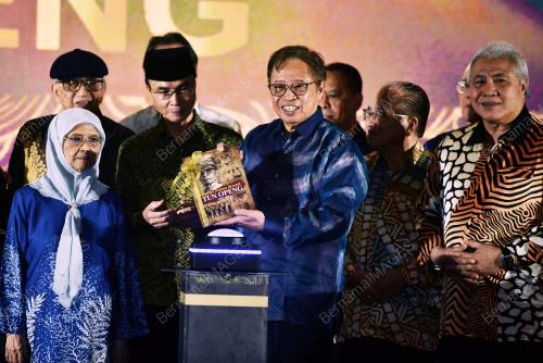 TAN SRI ABANG JOHARI TUN OPENG