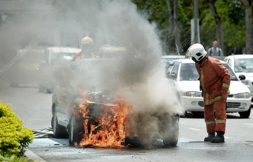 SK02_04112013_TERBAKAR