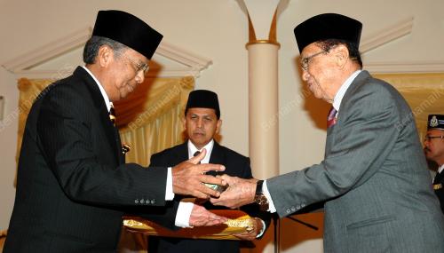 ADENAAN SATEM