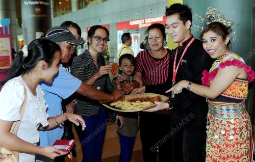SK02_06062014_AIRASIA_GAWAI
