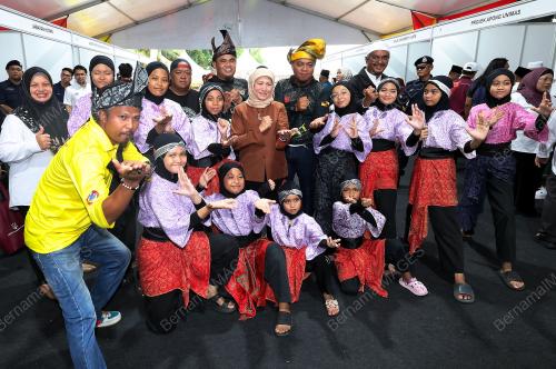 DATUK SERI NANCY SHUKRI