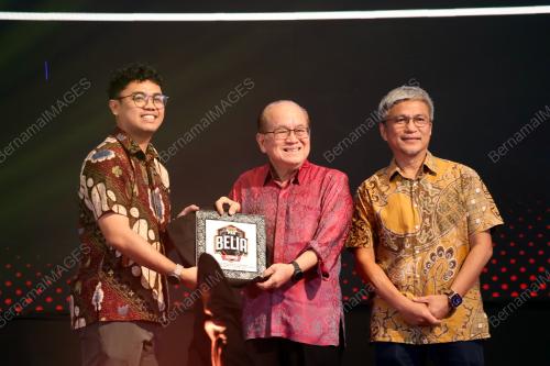 DATUK AMAR DOUGLAS UGGAH EMBAS