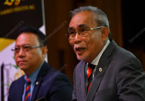 DATUK LEN TALIF SALLEH
