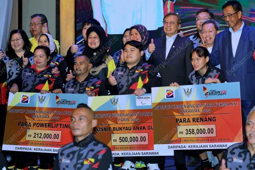 TAN SRI ABANG JOHARI TUN OPENG