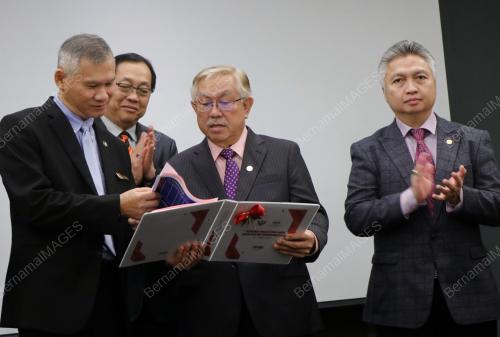 DATUK JOHN SIKIE TAYAI