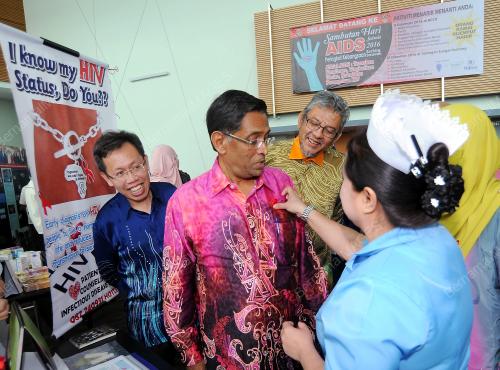 SK02_08122016_HARI_AIDS
