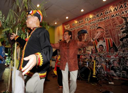 SK02_09062012_GAWAI_DAYAK