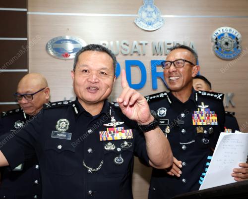 DATUK MOHD AZMAN AHMAD SAPRI
