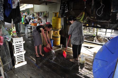 SK02_10022016_BANJIR