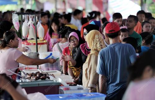 SK02_10072013_BAZAR