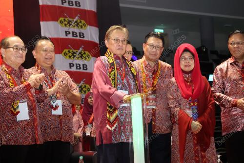 TAN SRI ABANG JOHARI TUN OPENG