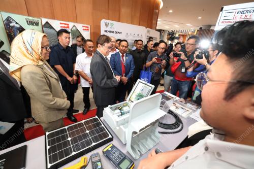 TAN SRI ABANG JOHARI TUN OPENG
