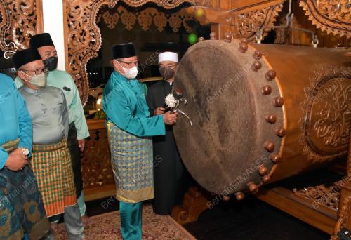 TAN SRI ABANG JOHARI TUN OPENG