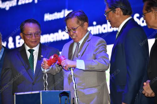TAN SRI ABANG JOHARI TUN OPENG
