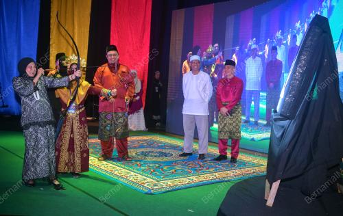 DATUK SERI NANCY SHUKRI