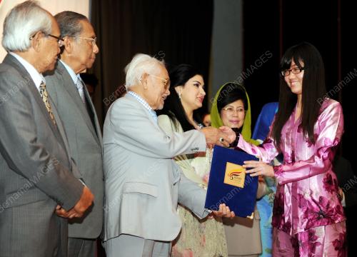 SK02_11122013_ANUGERAH