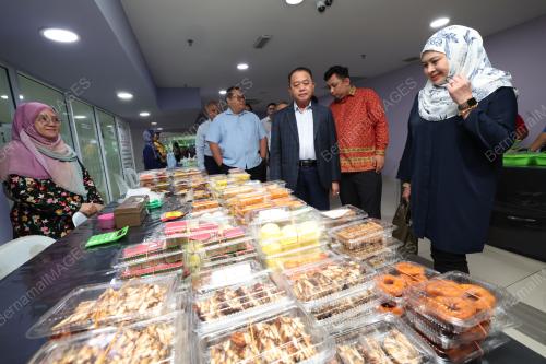 TAN SRI ABDUL AZIZ DATUK HUSAIN