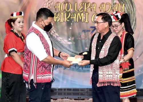 DATUK SERI DR STEPHEN RUNDI UTOM