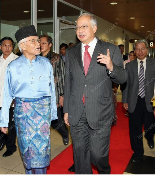 MOHD NAJIB TUN ABDUL RAZAK