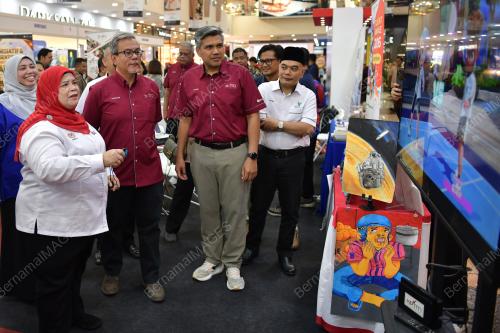 DATUK RUBIAH WANG