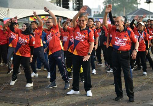 PROGRAM BERJALAN TEGUH BERSAMA KELUARGA MALAYSIA