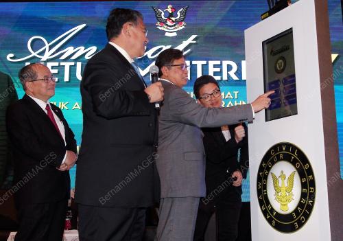 SK02_14032017_CM_PENJAWAT_AWAM