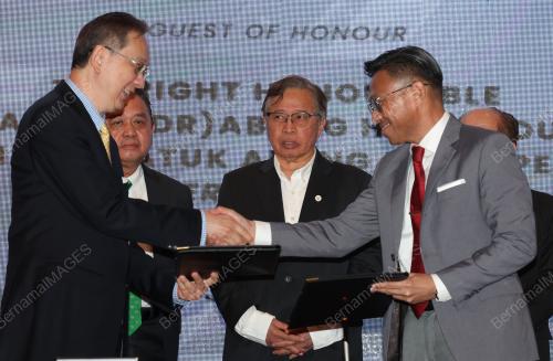 TAN SRI ABANG JOHARI TUN OPENG