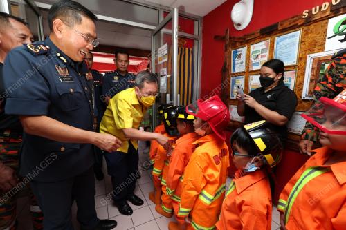 DATUK SERI DR SIM KUI HIAN