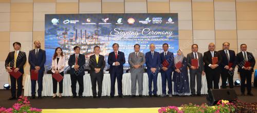 TAN SRI ABANG JOHARI TUN OPENG