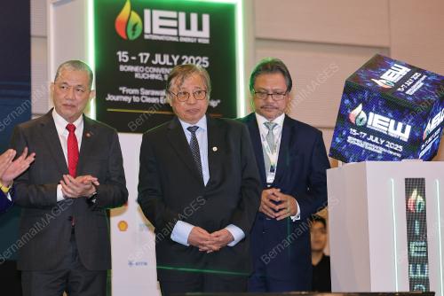 TAN SRI ABANG JOHARI TUN OPENG