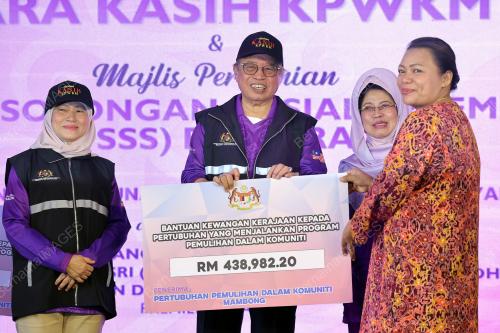 TAN SRI ABANG JOHARI TUN OPENG