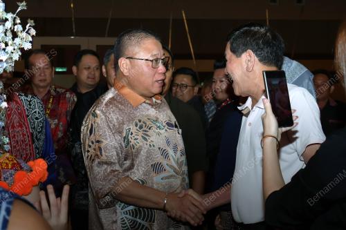 DATUK SERI TIONG KING SING