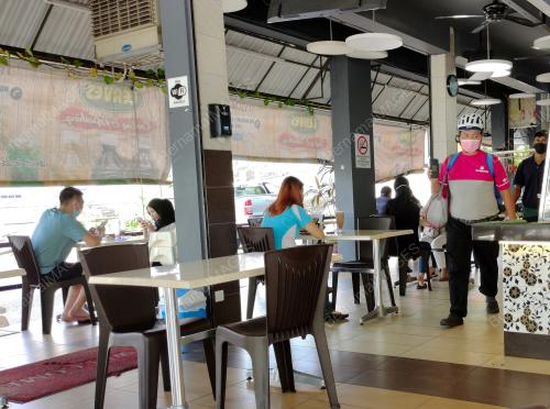 MAKAN DI KEDAI