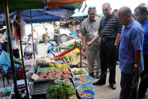SK02_16092016_PASAR_TAMU