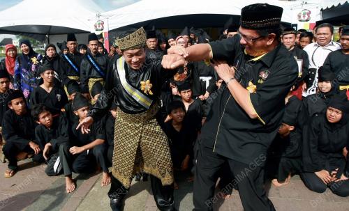 AHMAD MASLAN